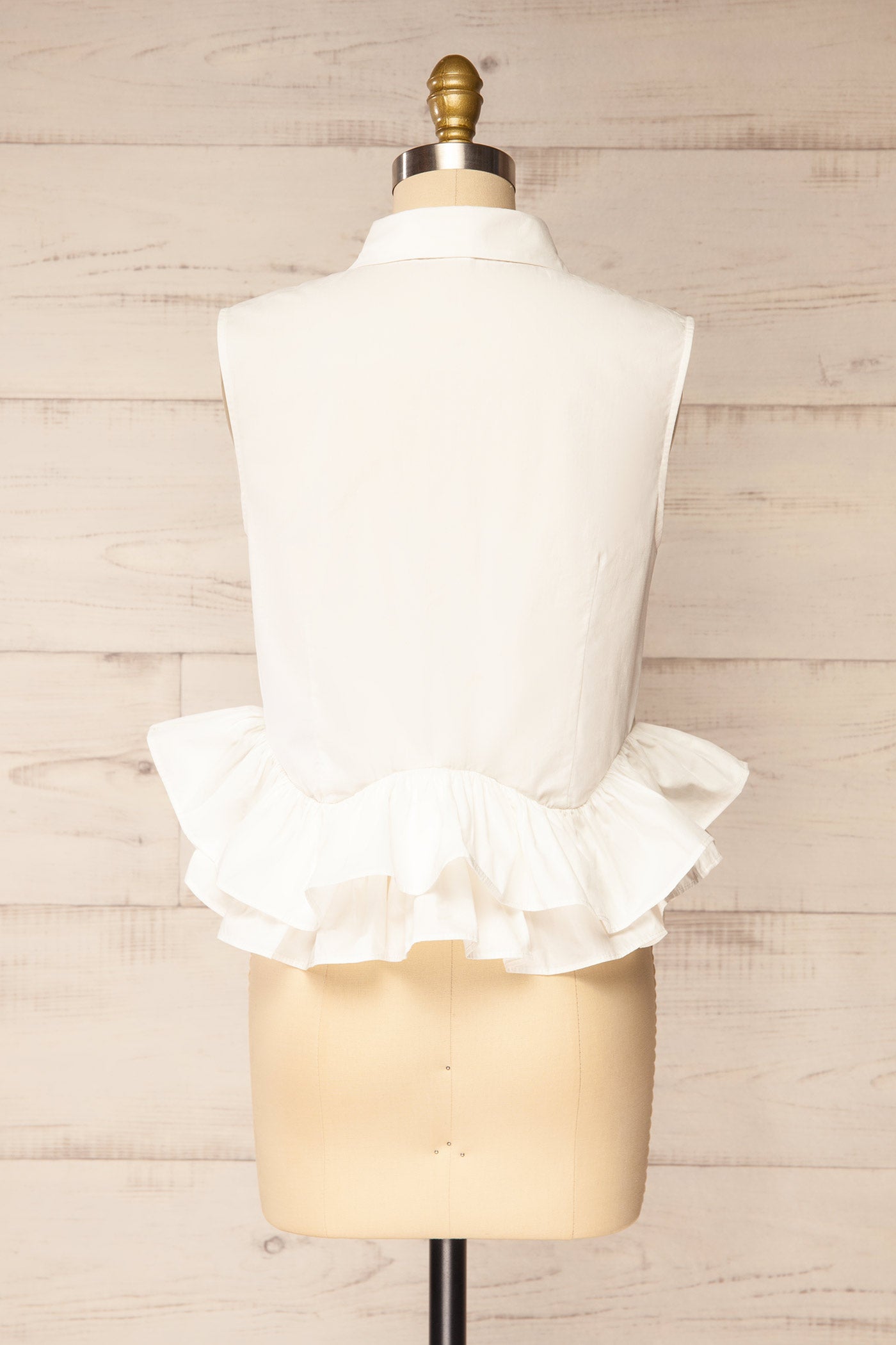 Nivara | White Sleeveless Shirt with Ruffles