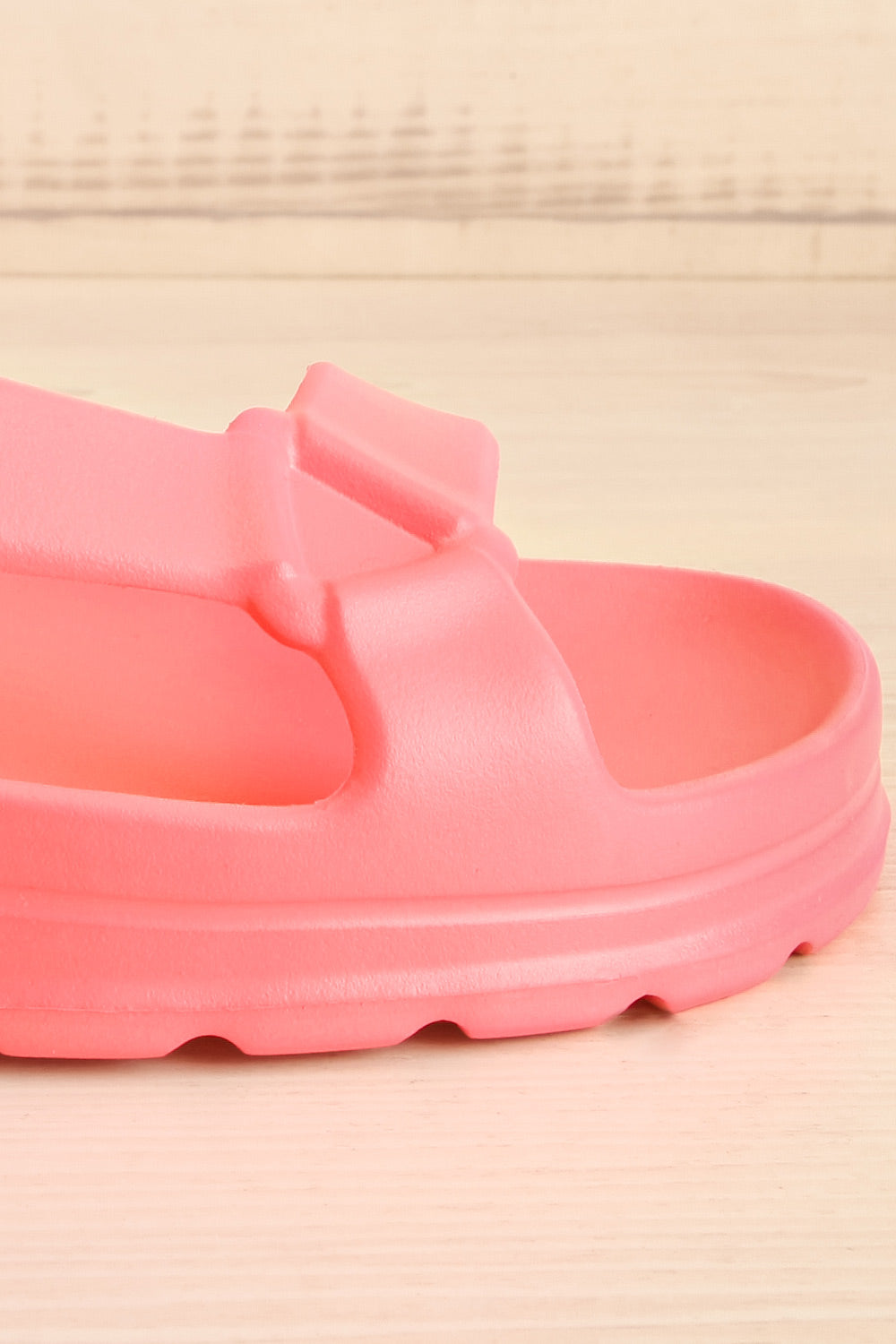 Nollah Pink Sandals w/ Velcro Closure | La petite garçonne side front close-up