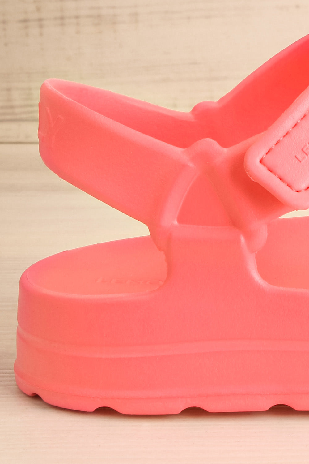 Nollah Pink Sandals w/ Velcro Closure | La petite garçonne side close-up