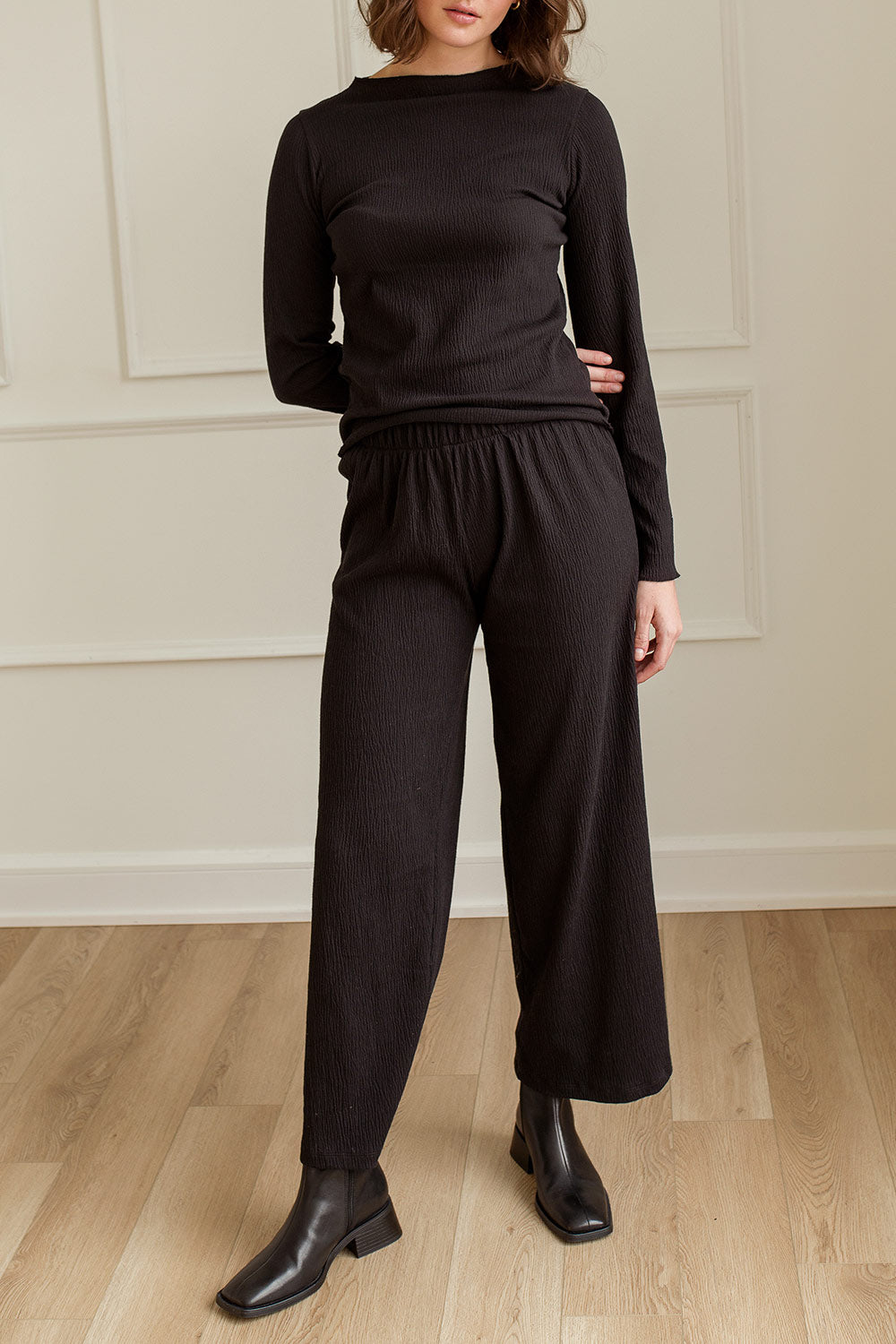 norrah Black Wide-Leg textured Pants | La petite garçonne