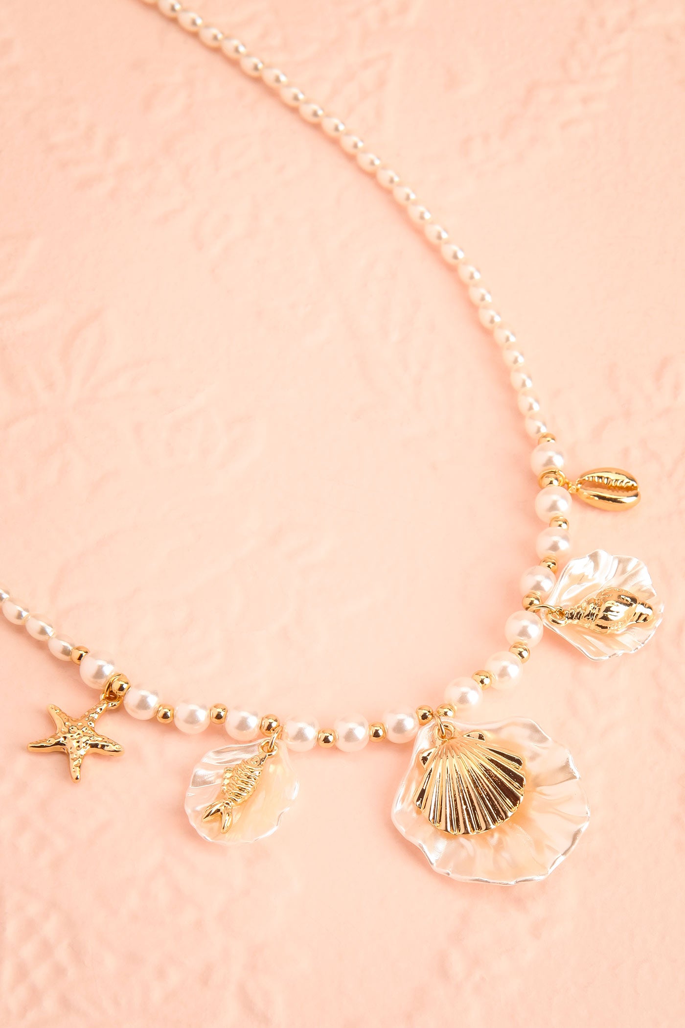 Nyxar Gold Seashell Charm Pearl Necklace