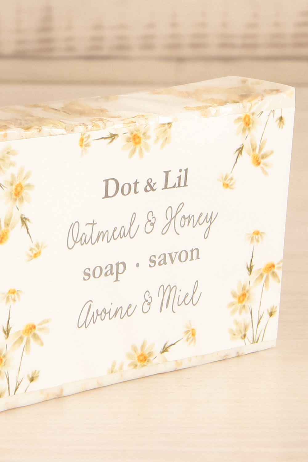 Oatmeal & Honey Soap | Maison garçonne side close-up