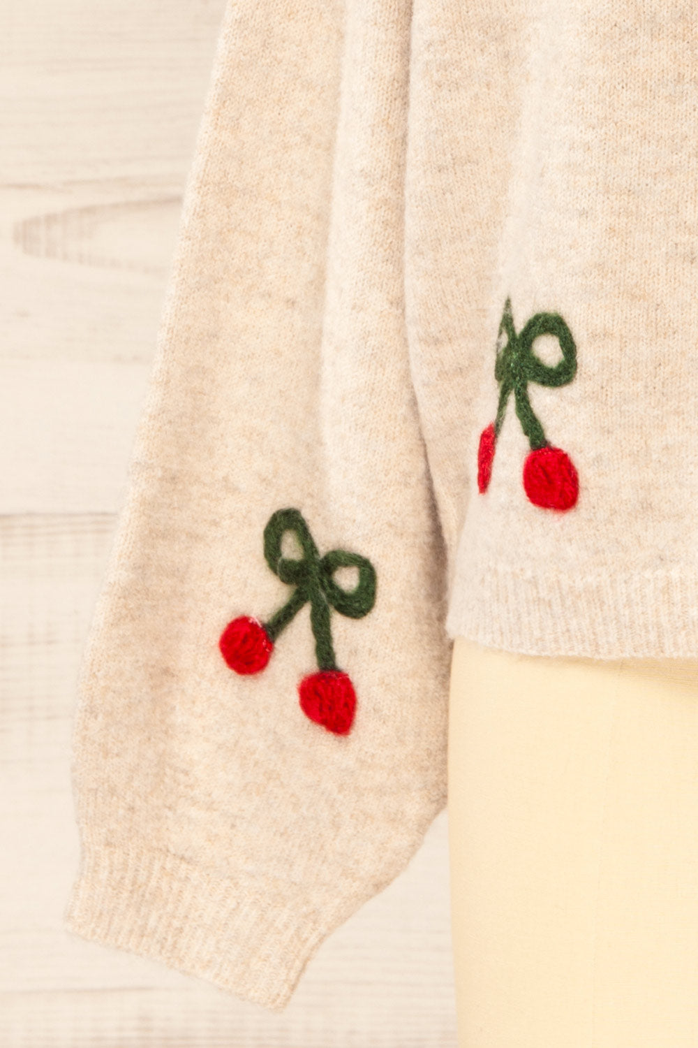 Omaha Beige Sweater with Knitted Cherries | La petite garçonne sleeve 