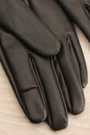 Oranger Heart Cut-Out Black Faux Leather Gloves | La petite garçonne details
