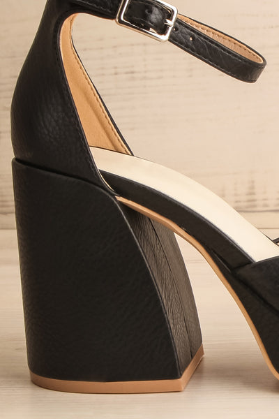 Oslaux Black High-Heeled Platform Shoes | La petite garçonne side back close-up