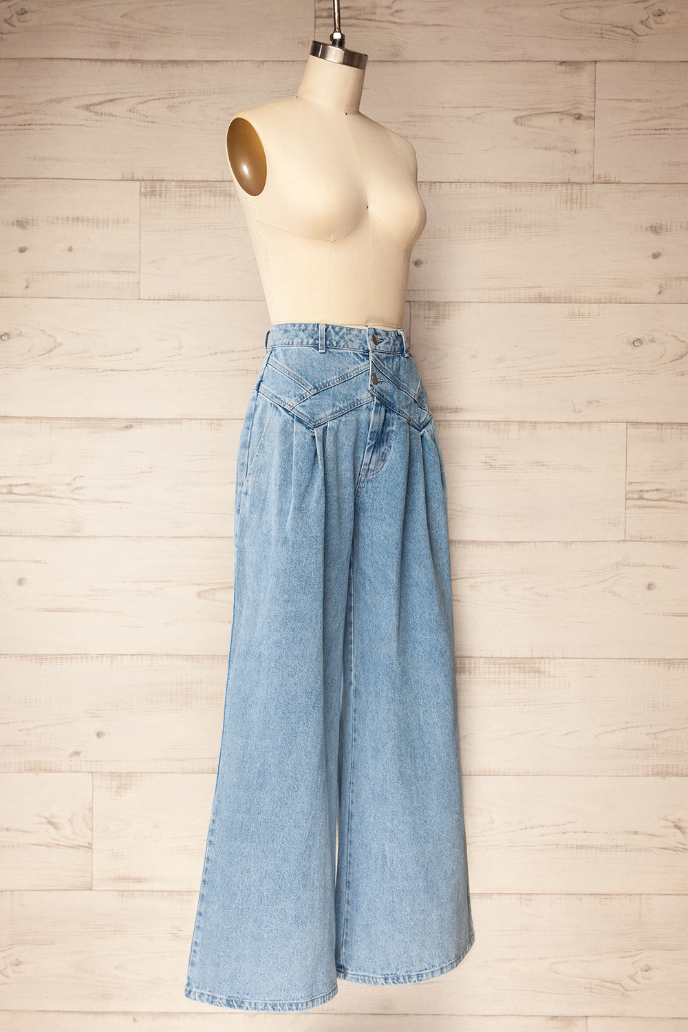 Ottawa Wide-Leg Jeans with Criss-Cross Front | La petite garçonne side view