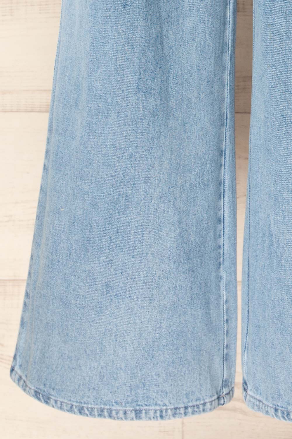 Ottawa Wide-Leg Jeans with Criss-Cross Front | La petite garçonne