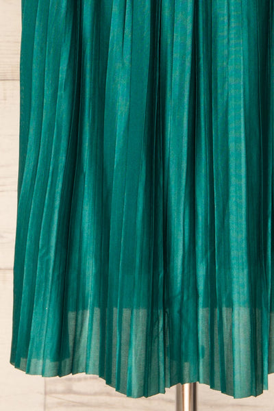 Padstow Green Sleeveless Pleated Midi Dress | La petite garçonne bottom