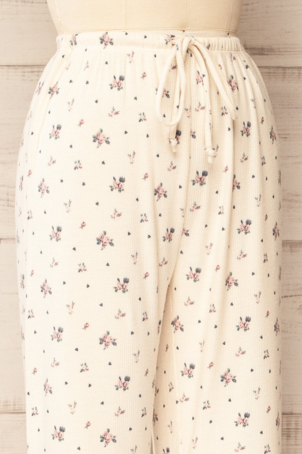 Pantona Ivory Floral Lounge Pants | La petite garçonne side close-up