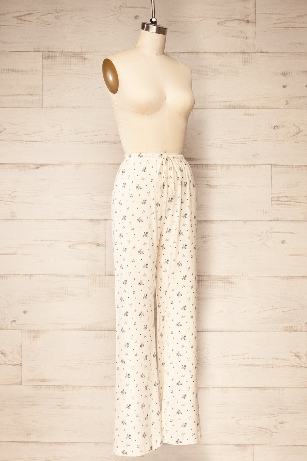 Pantona Ivory Floral Lounge Pants | La petite garçonne side view