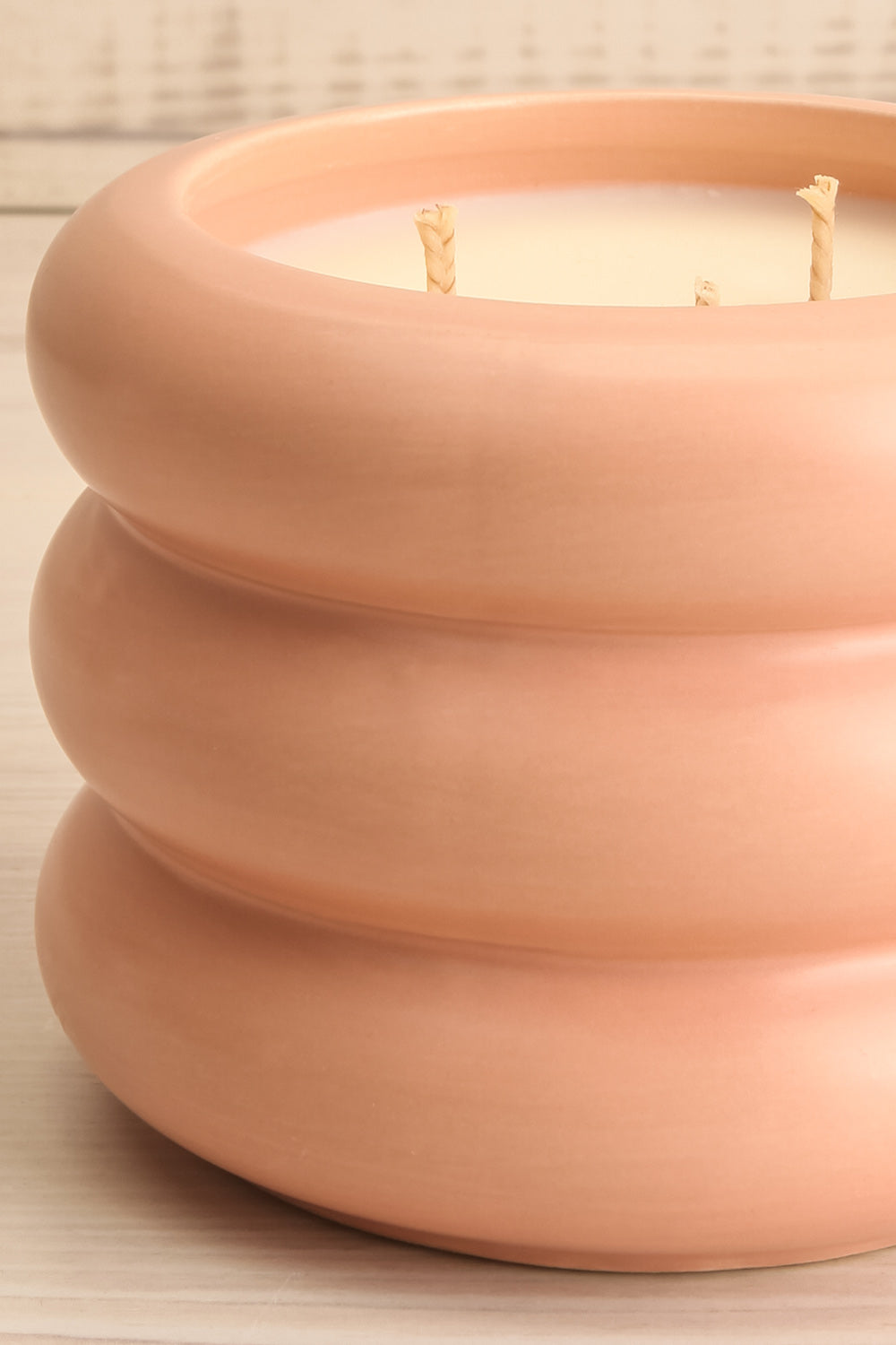 Peaches & Cream Pink Squiggle Candle | Maison garçonne close-up