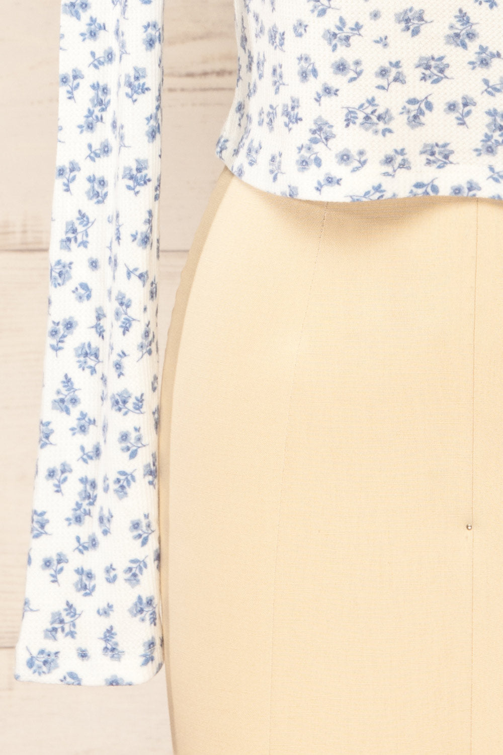 Pesza Long-Sleeved Blue Floral Top | La petite garçonne bottom