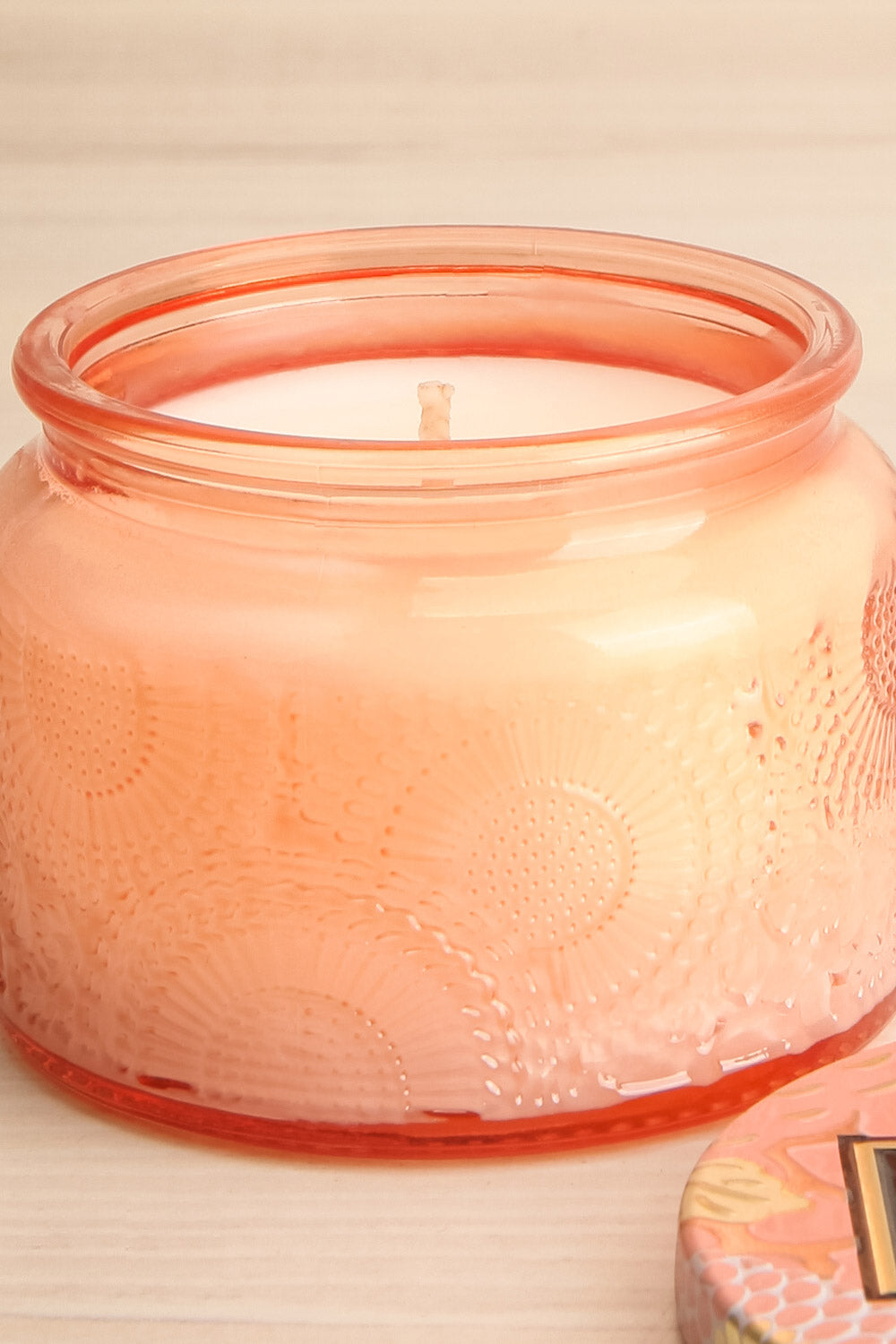 Kalahari Watermelon Petite Jar Candle by Voluspa | Maison garçonne open close-up