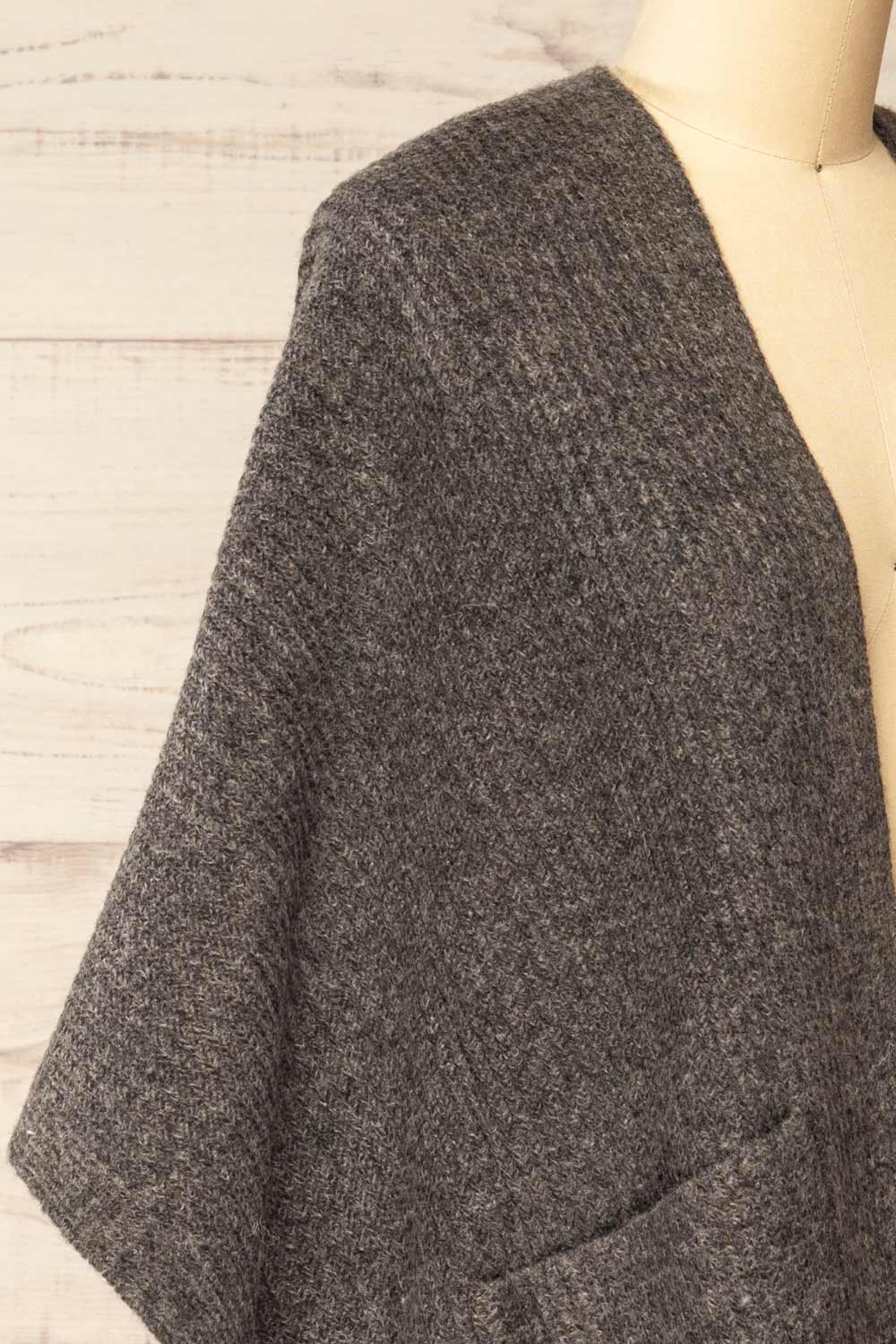 Platon Grey Knitted Poncho w/ Pockets | La petite garçonne side