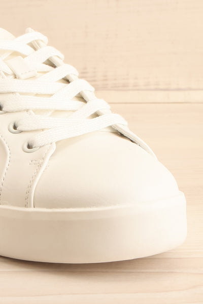 Pyree White Sneakers w/ Gold Detail | La petite garçonne front close-up