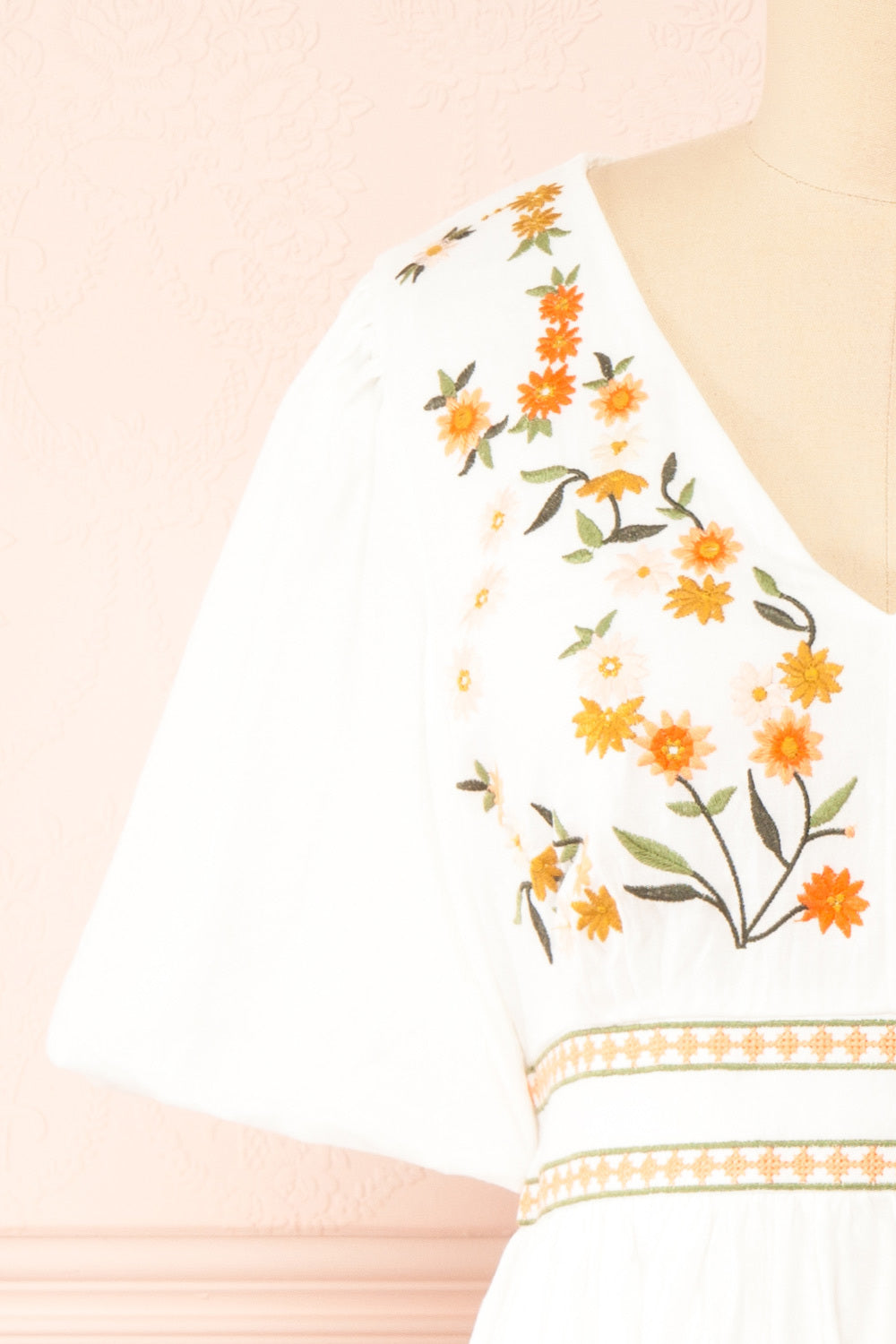 Quierna Short White Dress w/ Floral Embroidery | Boutique 1861 front close-up