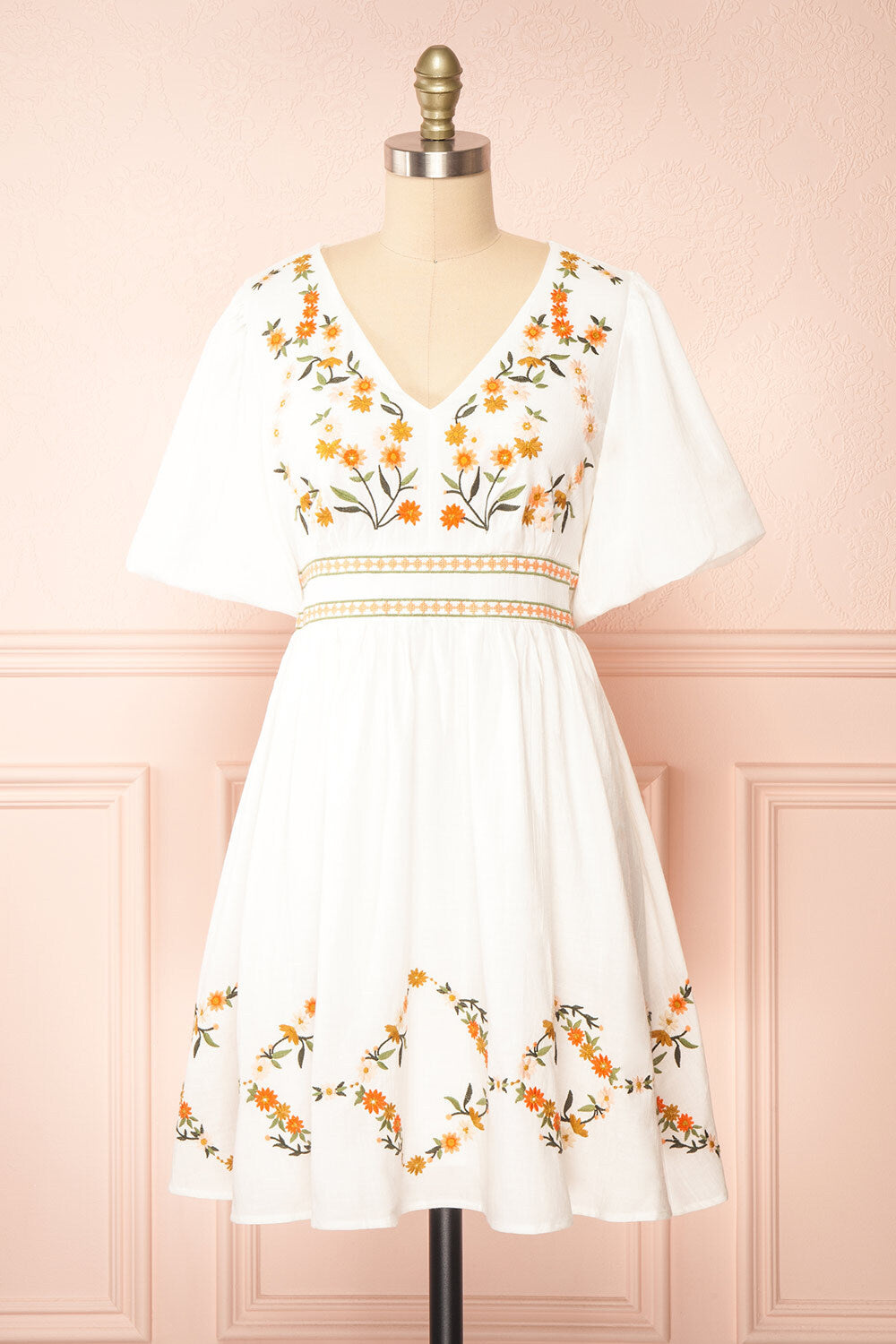 Quierna Short White Dress w/ Floral Embroidery | Boutique 1861 front view