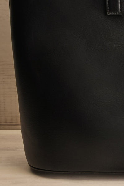 Quinsley Black Recycled Vegan Leather Tote Bag | La petite garçonne front close-up
