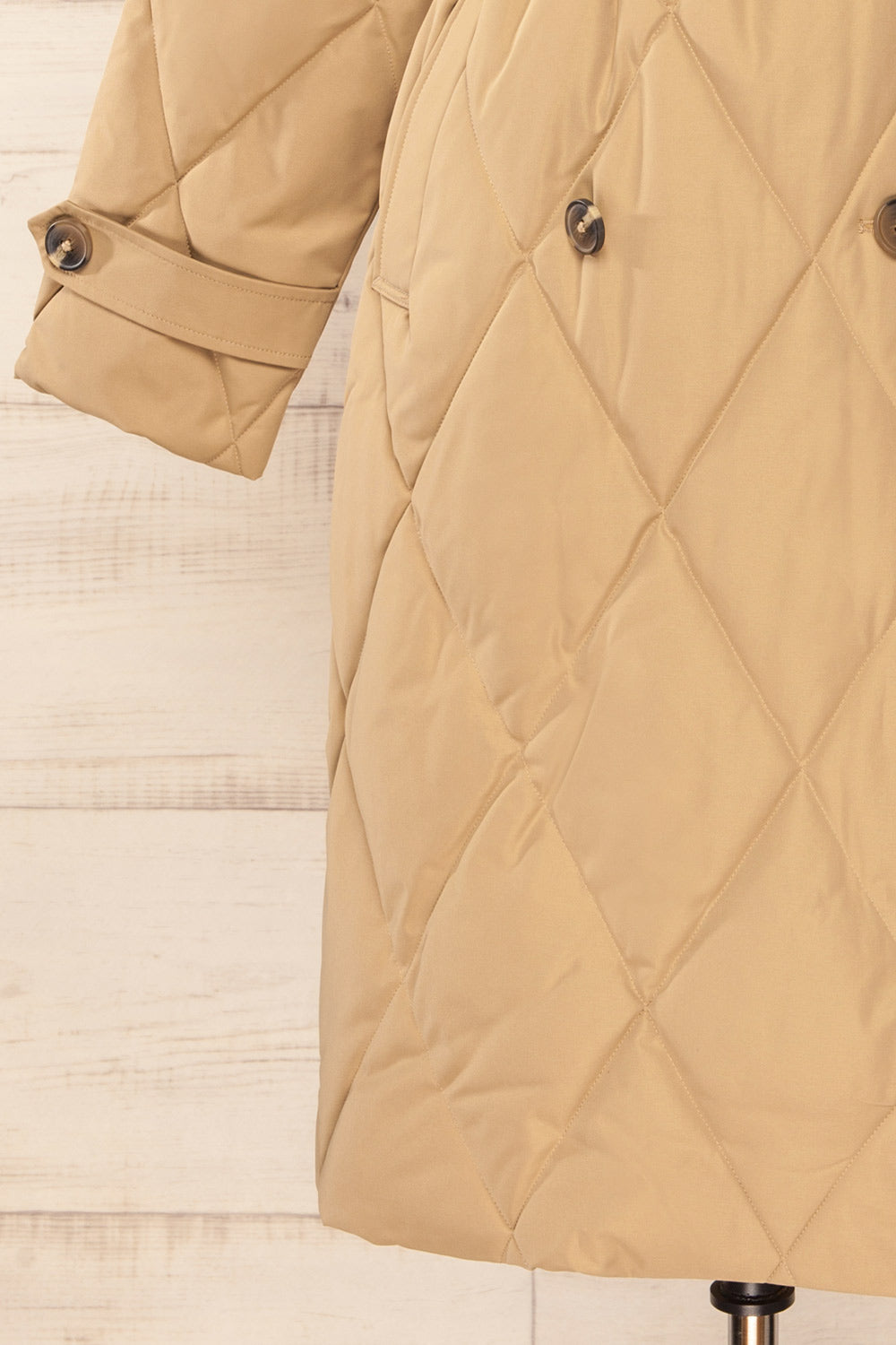 Racono Beige Quilted Trench Coat | La petite garçonne sleeve