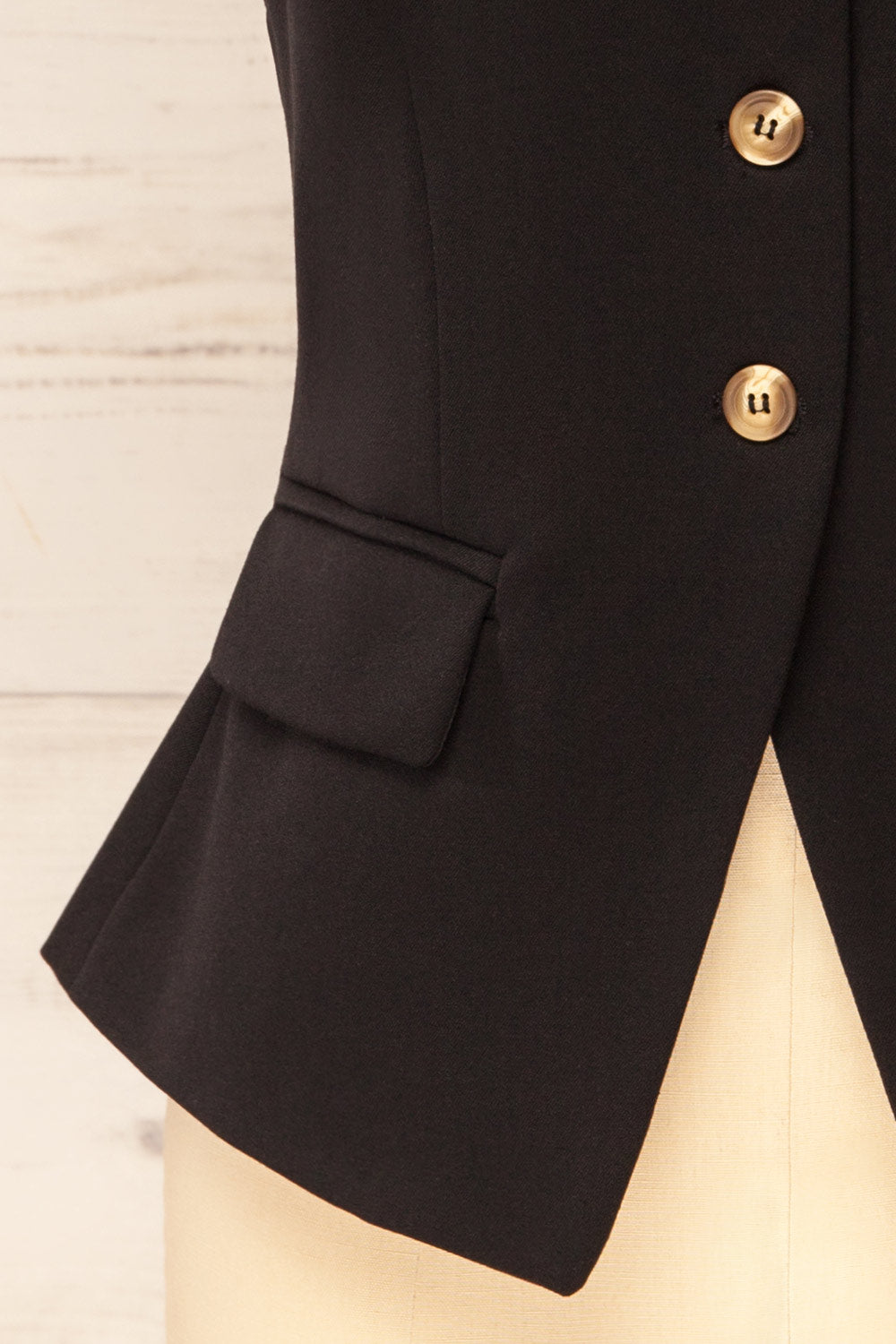 Raichur Black Structured Halter Top | La petite garçonne bottom 