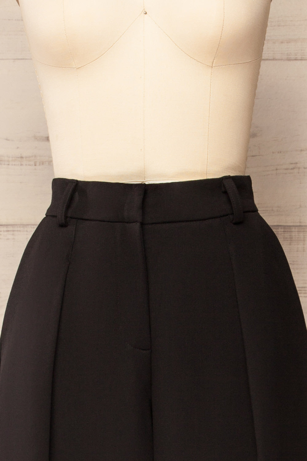 Raipur Black Barrel Legs Tailored Pants | La petite garçonne front