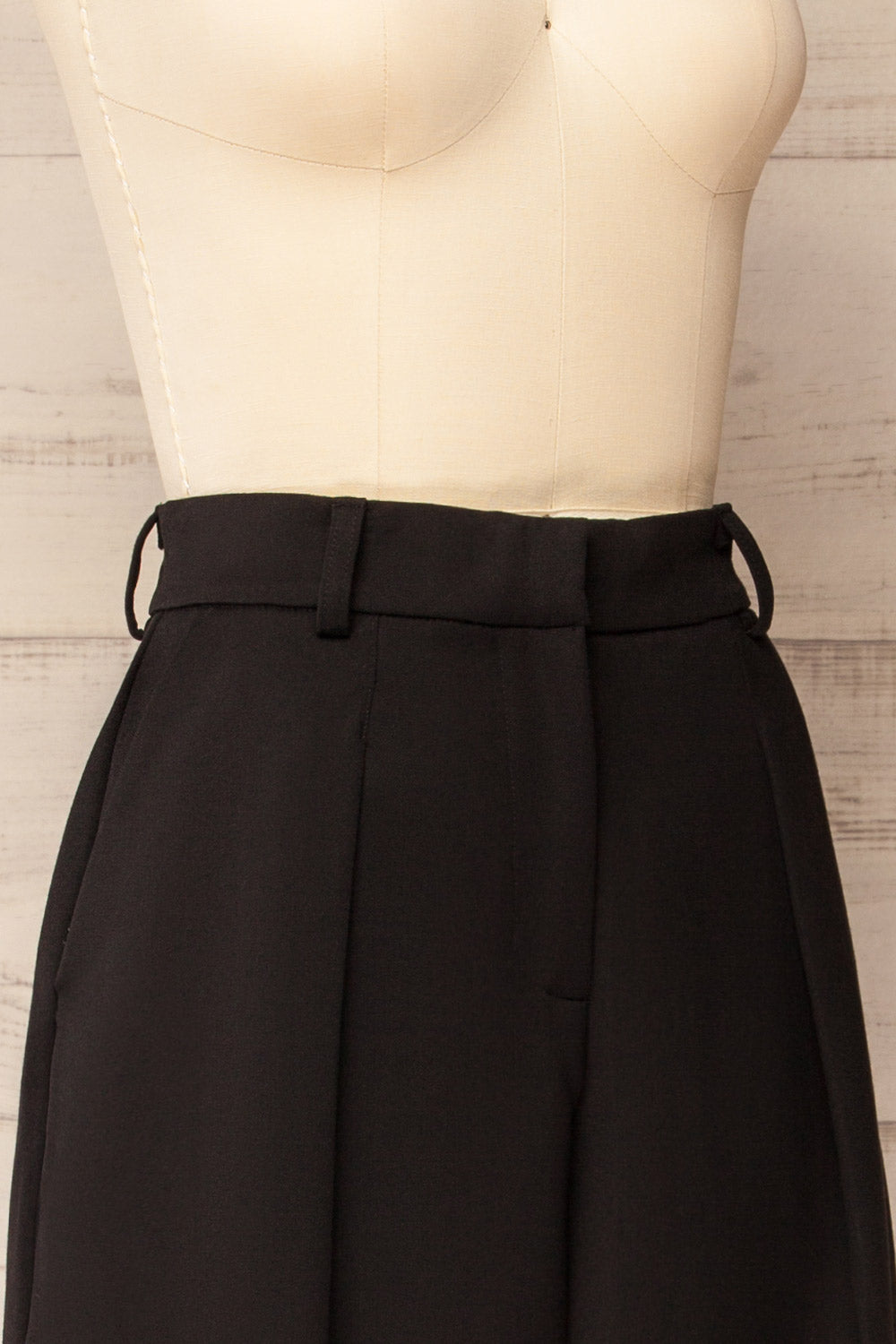 Raipur Black Barrel Legs Tailored Pants | La petite garçonne side