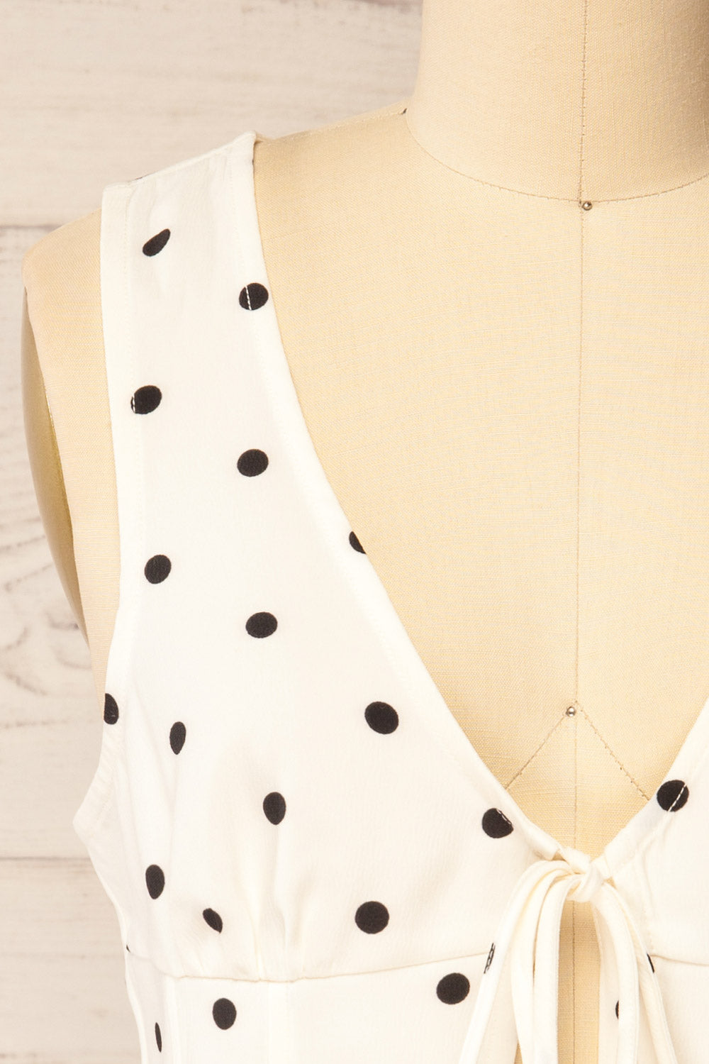 Raisen Polka Dot Sleeveless White Top with Front Tie | La petite garçonne front