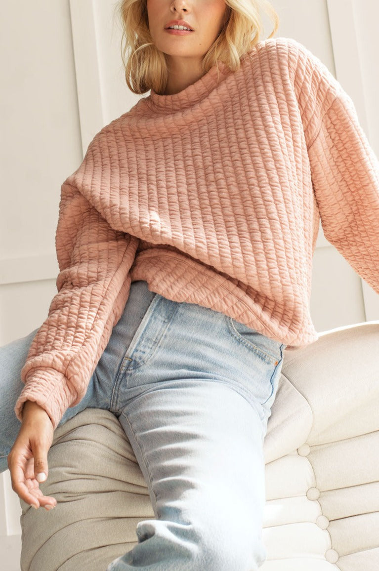 Dailystory Raquel Blush Round Collar Sweater | La petite garçonne model detail