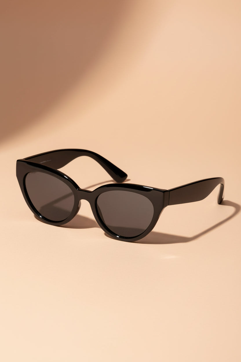 black cat-eye sunglasses Raisa from Pilgrim available at la petite garçonne