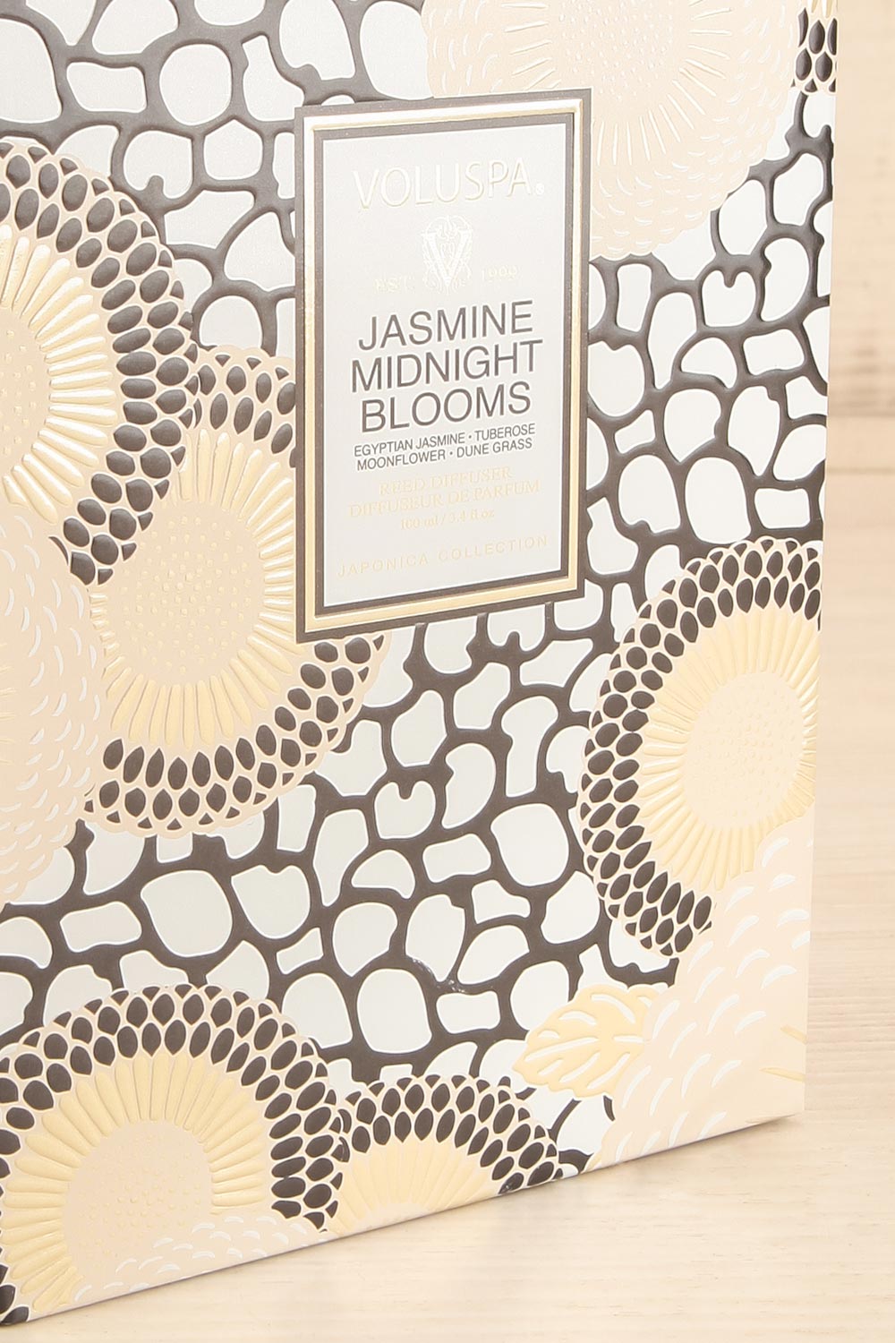 Jasmine Midnight Blooms Reed Diffuser | Maison garçonne box close-up
