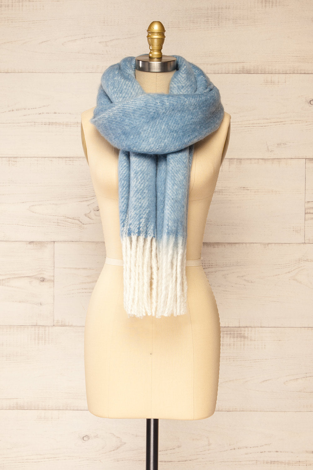 Requi Blue Oversized Soft Knit Scarf | La petite garçonne knot view