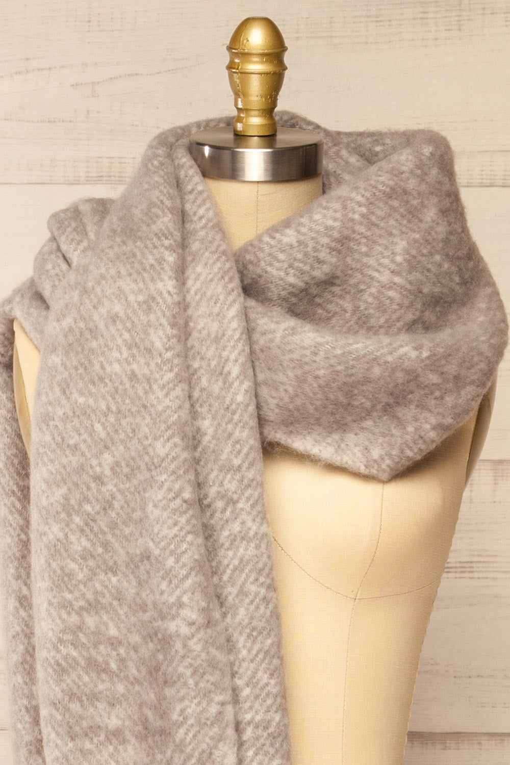 Requi Grey Oversized Soft Knit Scarf | La petite garçonne side