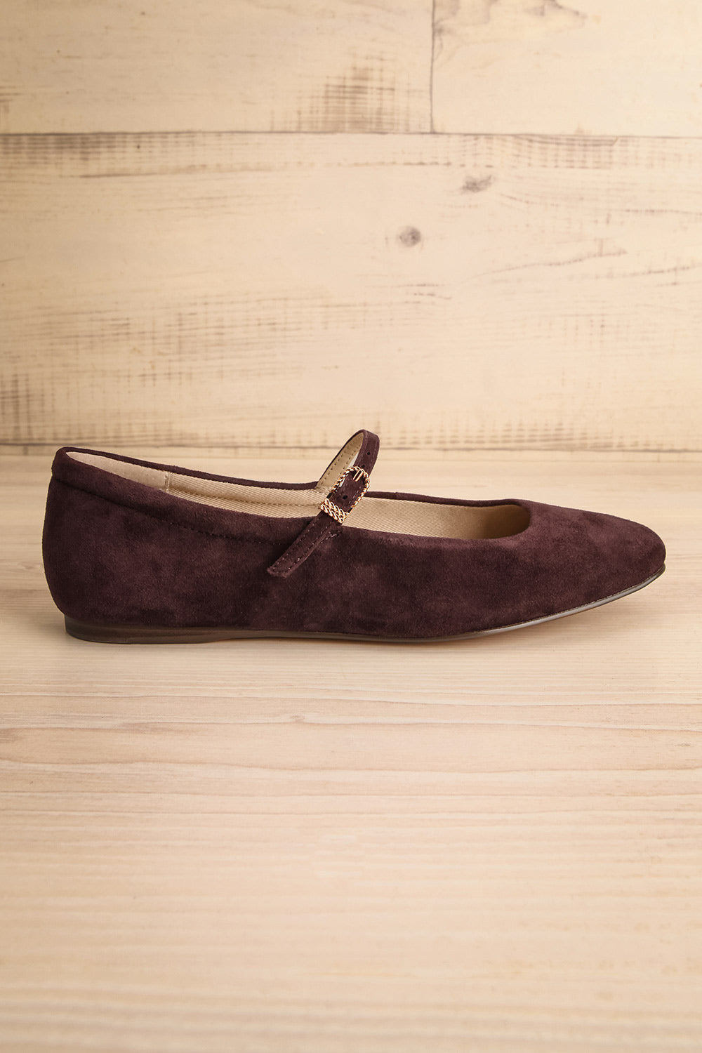 Reyes Burgundy Suede Ballerina Flats | La petite garçonne front view
