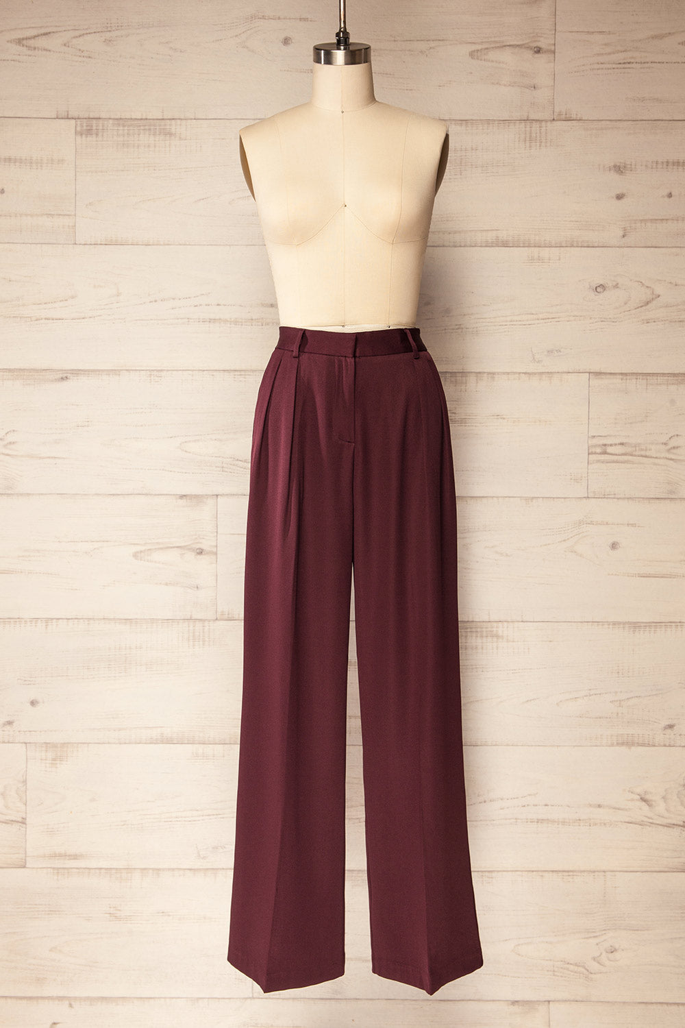 Rialto High-Waisted Pleated Burgundy Pants | La petite garçonne front view