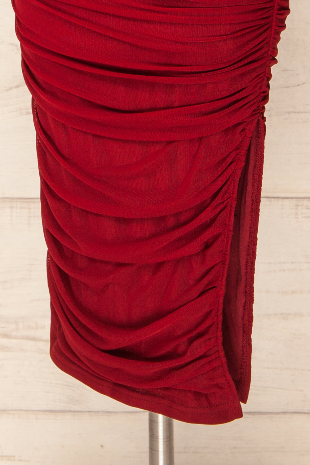 Rilievo Burgundy Ruched Fitted Midi Dress | La petite garçonne bottom 