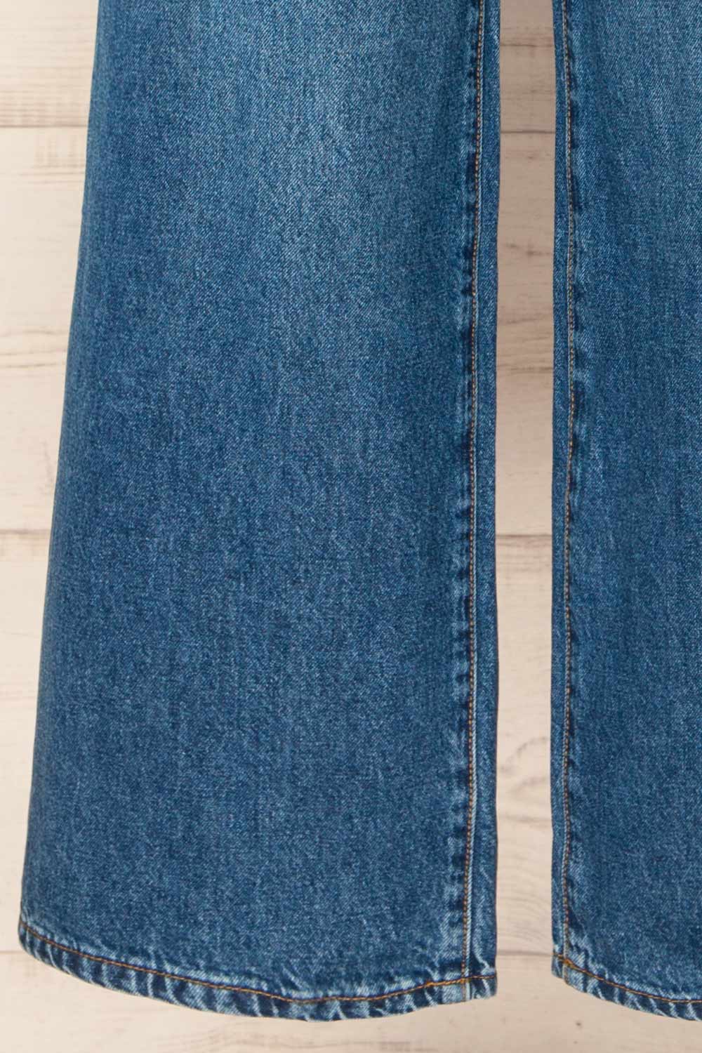 Riyadh Wide Leg Jeans | La petite garçonne bottom close-up