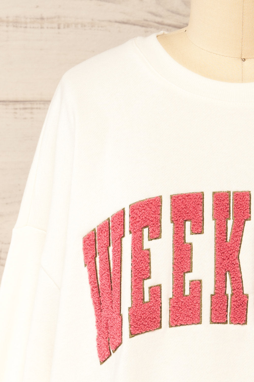 Rusca Oversized "Weekends" Sweatshirt | La petite garçonne front