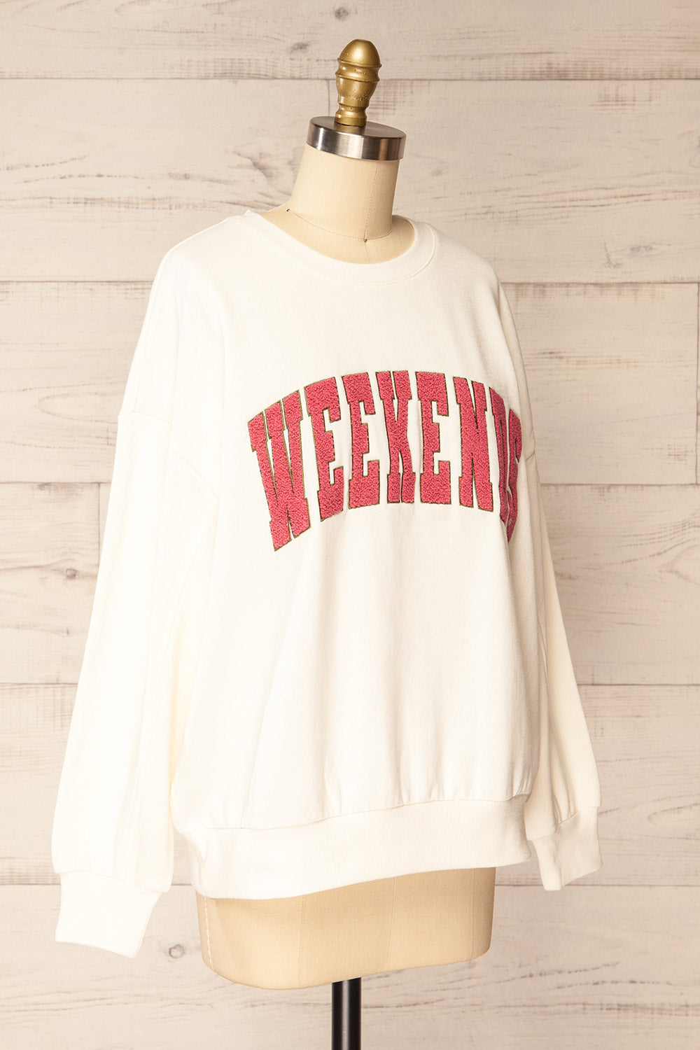 Rusca Oversized "Weekends" Sweatshirt | La petite garçonne side view