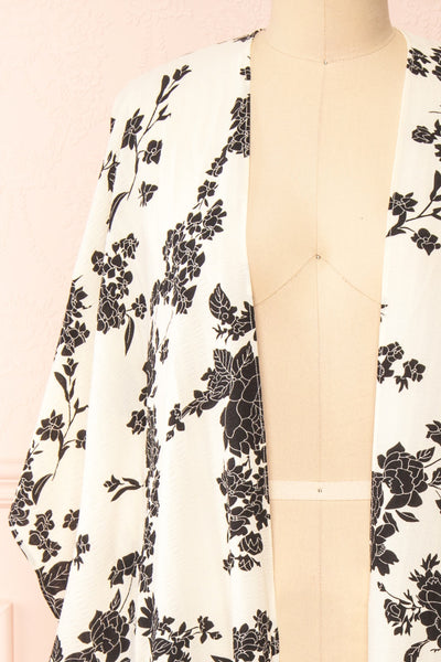 Rutta Ivory Floral Kimono w/ Ruffles | Boutique 1861  front close-up