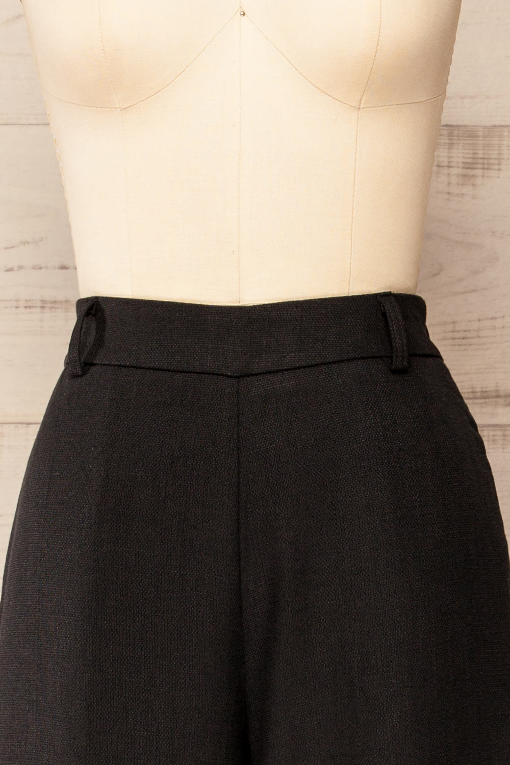 Sabaneta High-Waisted Black Pants | La petite garçonne front