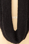 Saguenay Black Ribbed Knit Infinity Scarf | La petite garçonne details