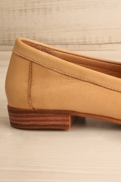 Sambina Caramel Leather Loafers w/ Golden Hardware | La petite garçonne side back close-up