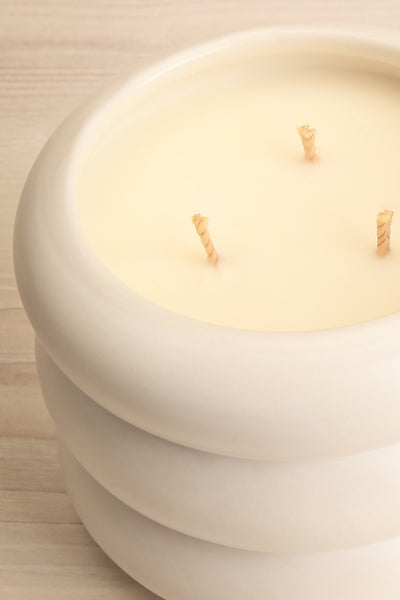 Sandalwood White Squiggle Candle | Maison garçonne top close-up