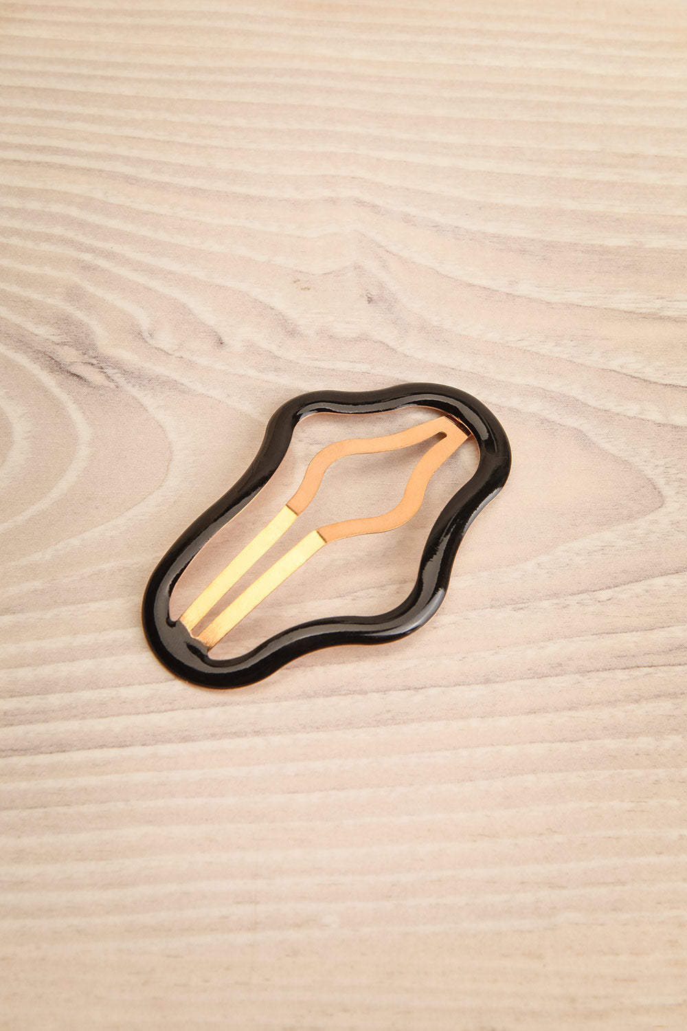 Satelitte Black Abstract Shaped Hair Clip | La petite garçonne front