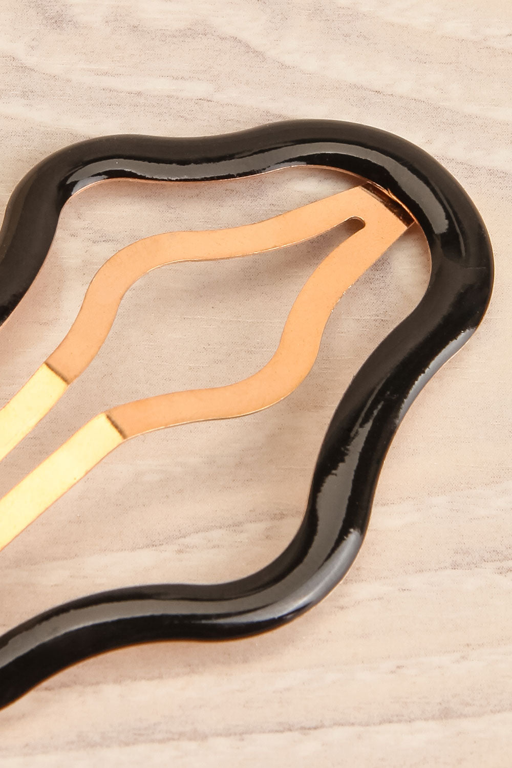 Satelitte Black Abstract Shaped Hair Clip | La petite garçonne close-up