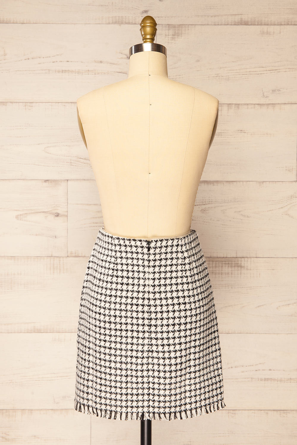 Seloncourt Short Houndstooth Skirt w/ Fringes | La petite garçonne back view