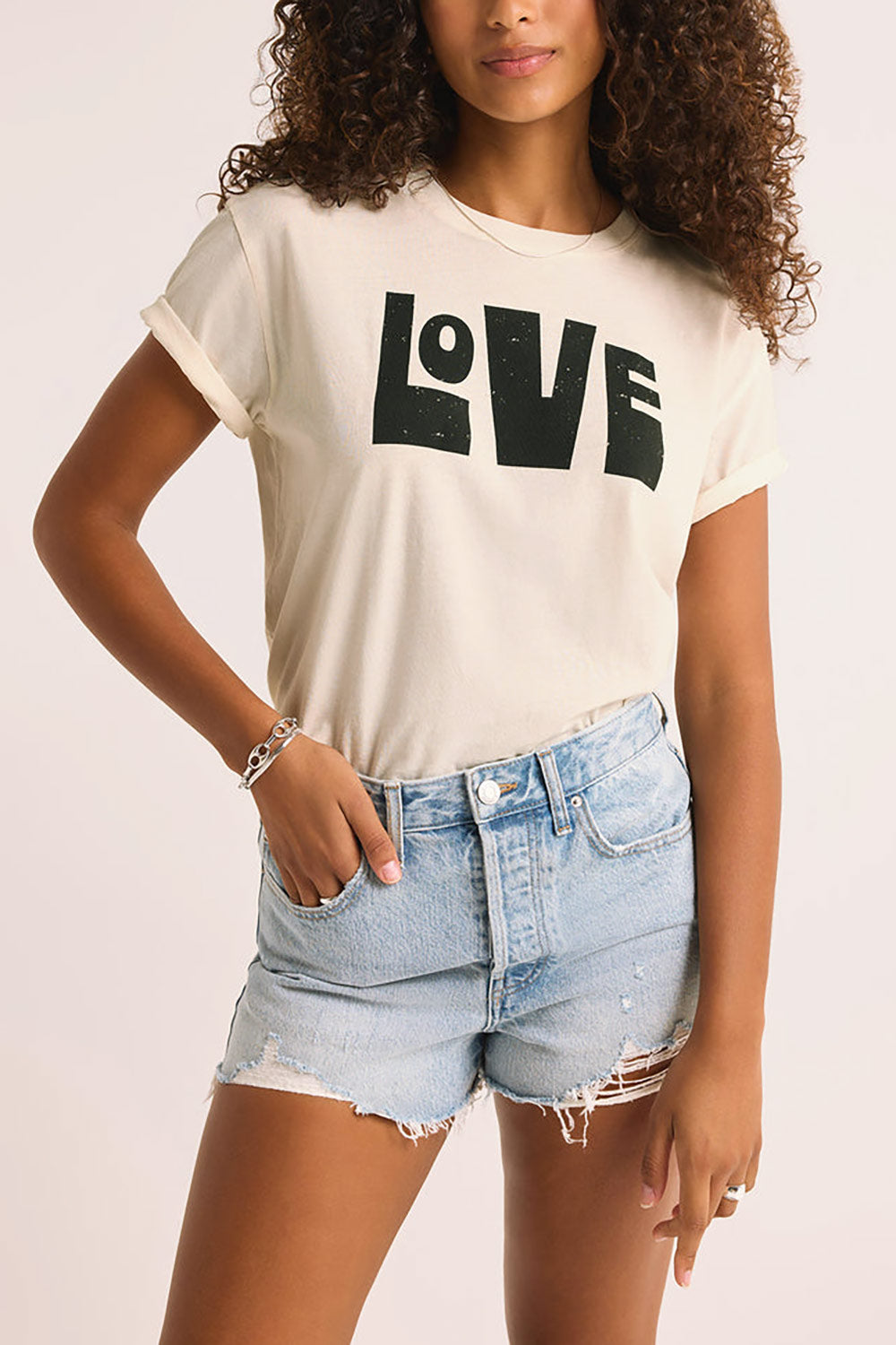 Serval White "Love" T-Shirt | La petite garçonne model