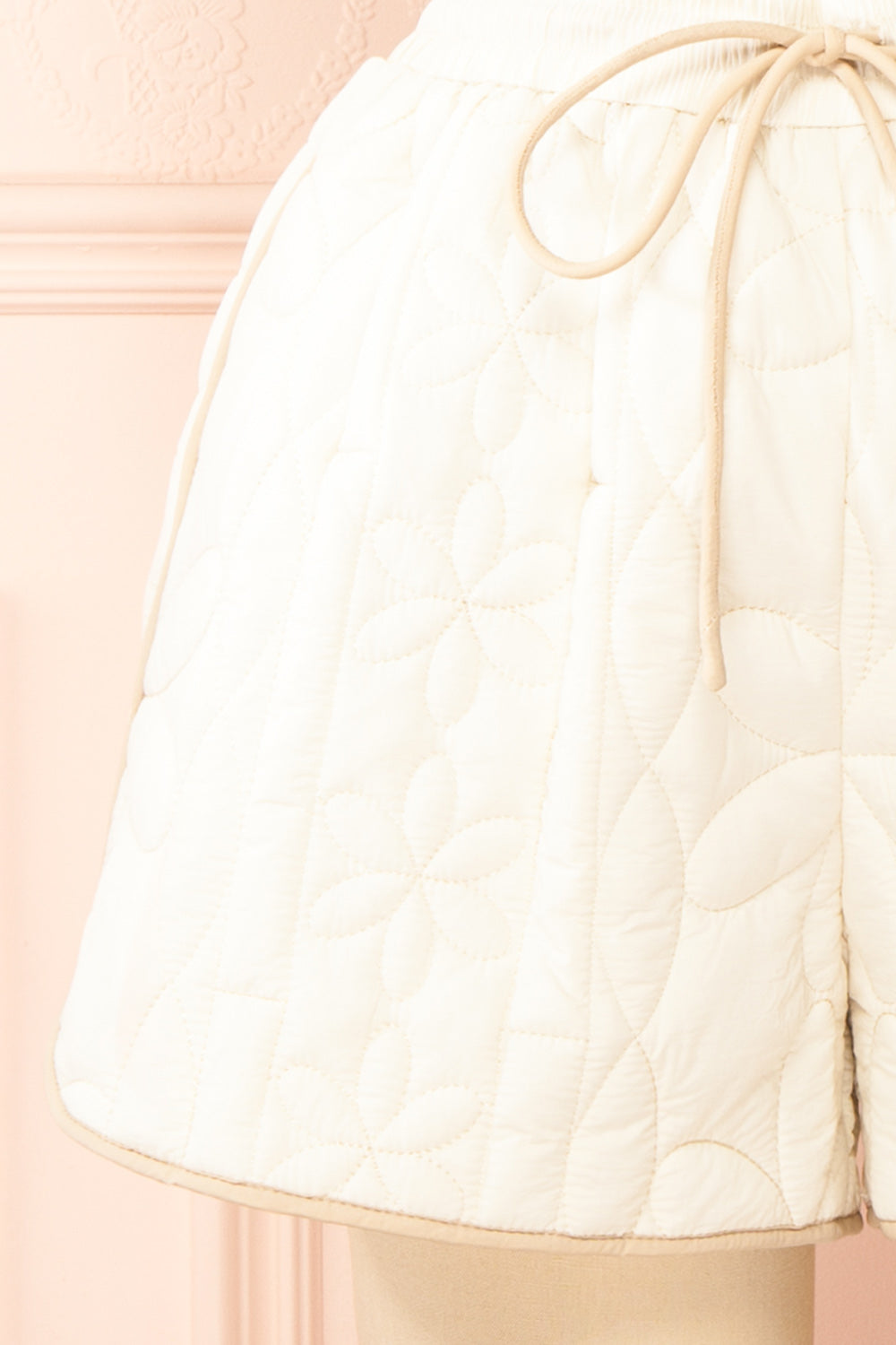 Set Ydrina Ivory Quilted Jacket & Short | Boutique 1861 bottom