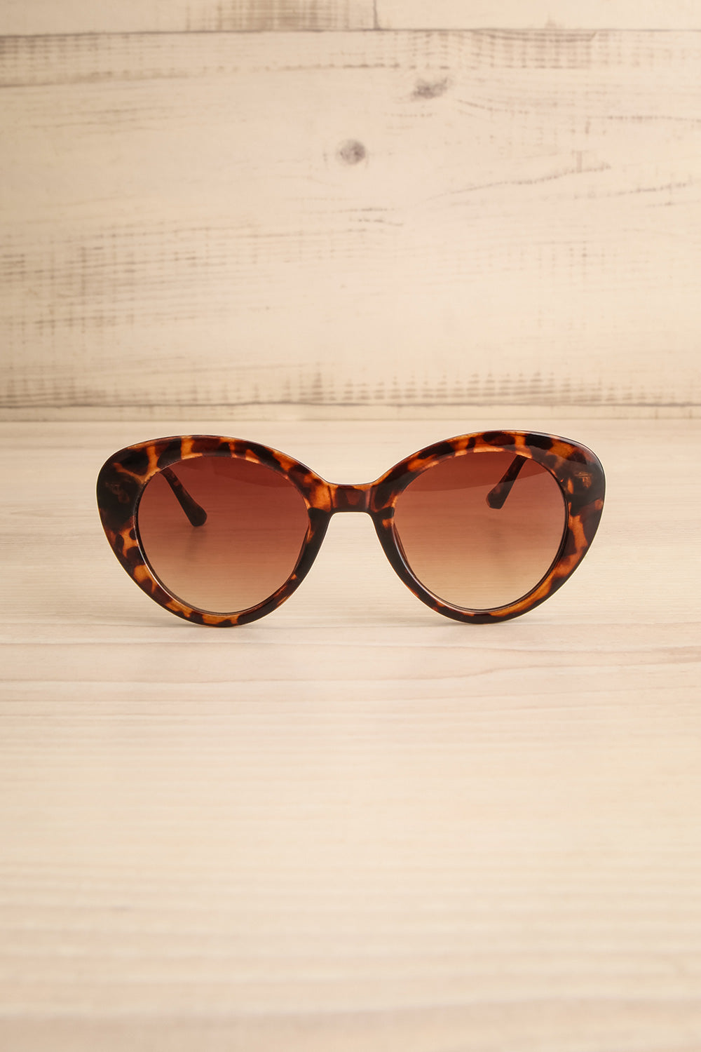 Shelly Tortoiseshell Cat-Eye Sunglasses | La petite garçonne front view