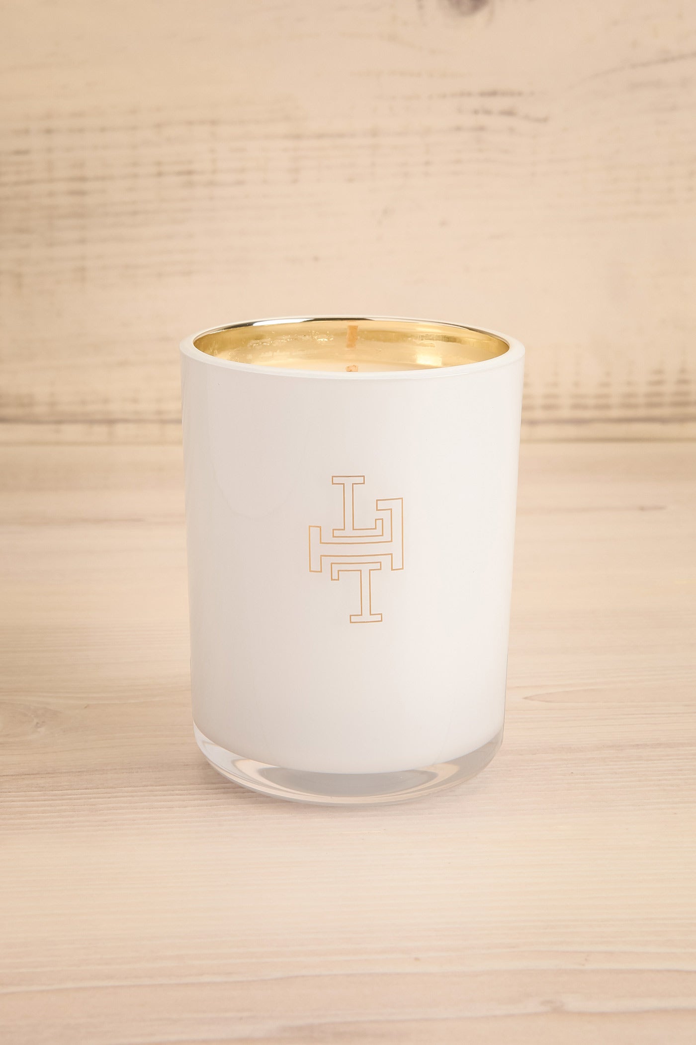 Snowdrop Candle | Maison garçonne front candle